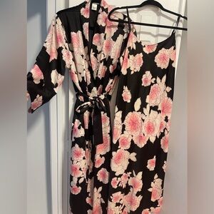 Natori Pink Flower Blossom Set Robe & Gown in size medium NWOT